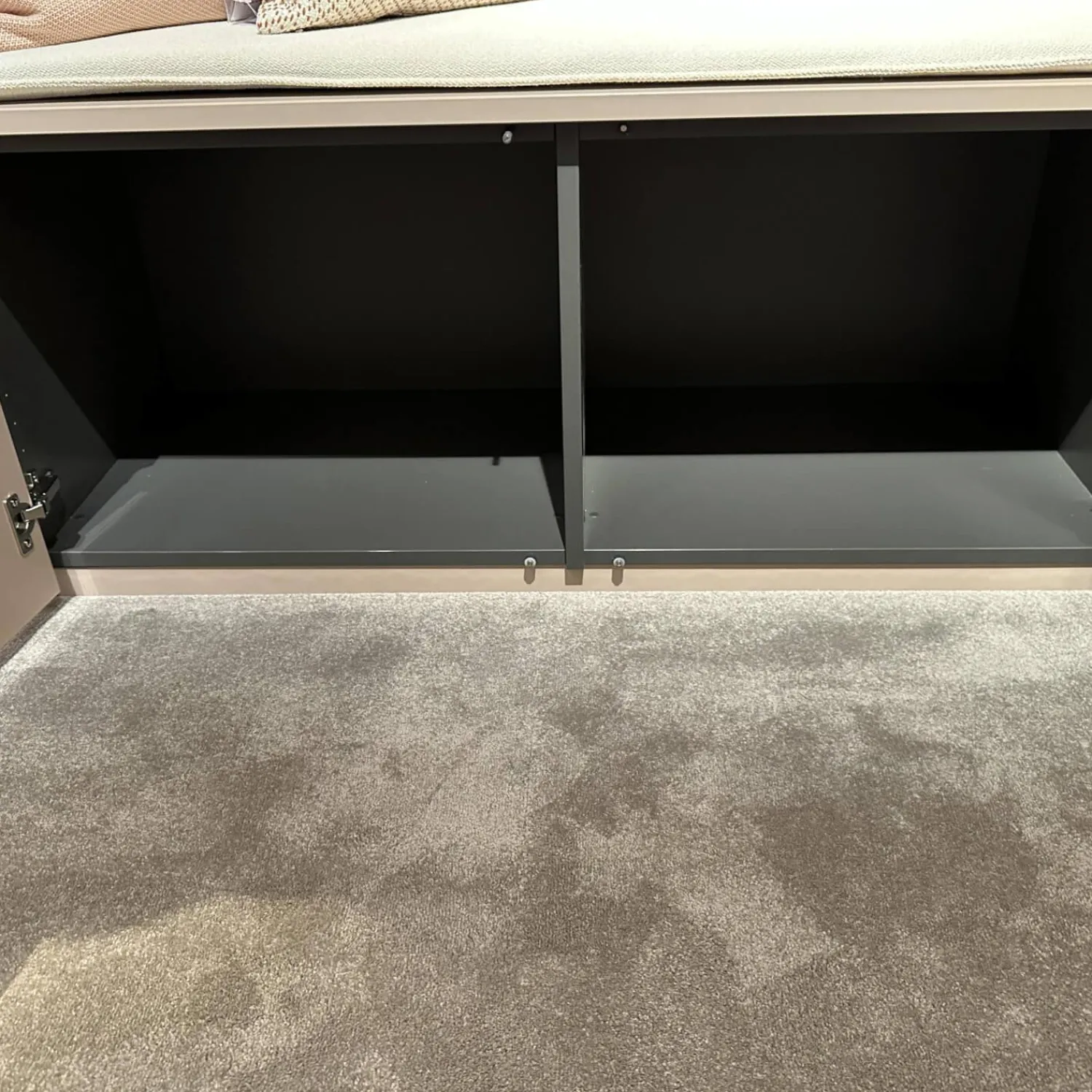 Schönbuch Kleiderschränke|Einbauschrank Cabin Lack Basis Matt Rosenholz Innen Melamin Dunkelgrau