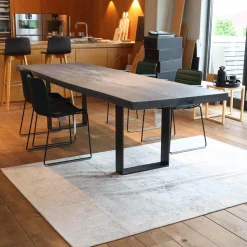 Heidingsfelder Manufaktur Esstische|Einstammtisch Naturkante Eiche Schwarz Geflammt Struktur Weiß Ausgebürstet