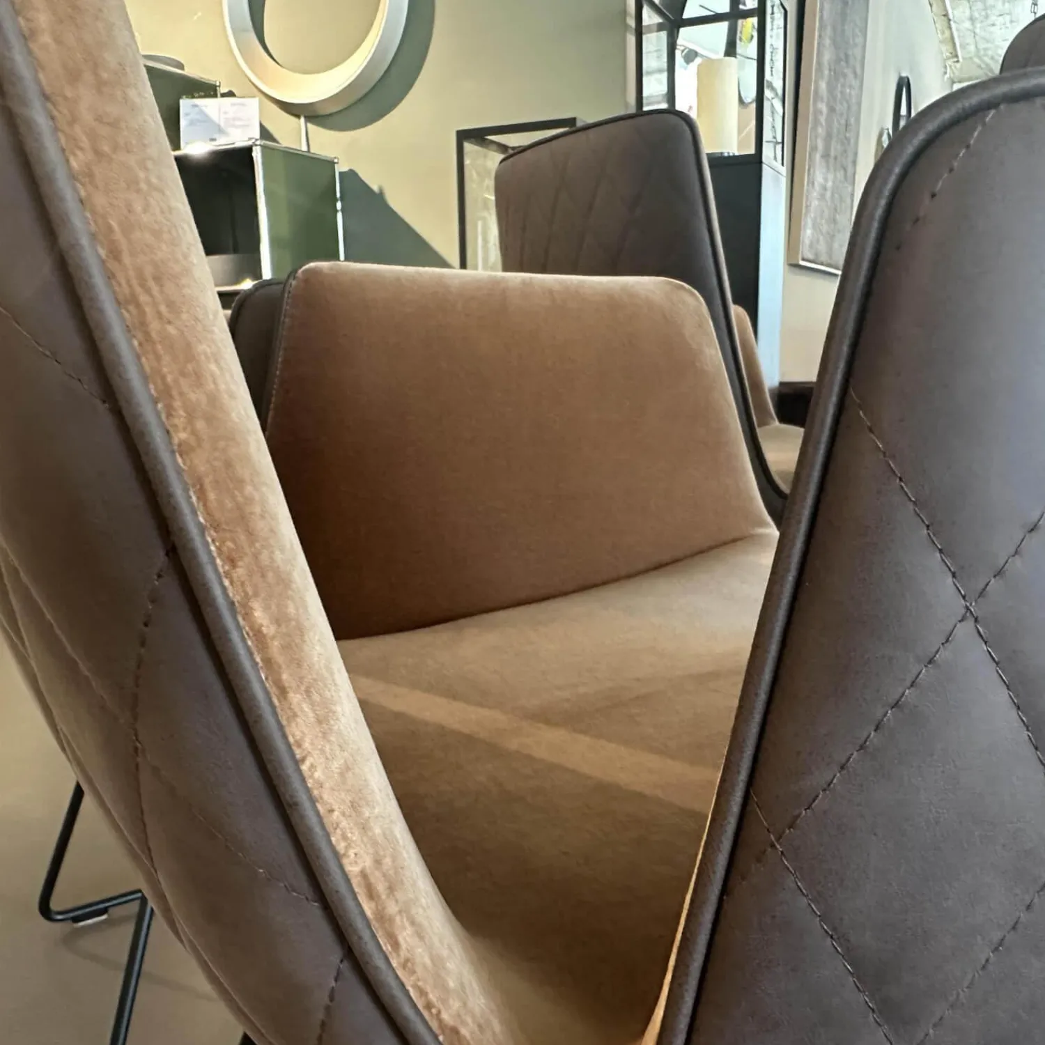 Freifrau Stuhlsets|6er Set Armlehnstuhl Amelie High Außen Leder Muscat Coffee Braun Grau Innen Stoff Harald 3 Braun Drahtgestell Tiefschwarz Schwarz