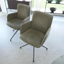 Riva1920 Stuhlsets|2er Set Armlehnstuhl Materia Soft Leder Nabuk Nubuk 104 Salvia Grau Aluminiumgestell Base Irondust Schwarz Drehbar