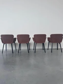 Knoll International Stuhlsets|4er Set Armlehnstuhl Sedia KN6 Stoff Harley 12 Red Brick Rot Gestell Aluminium Schwarz Lackiert