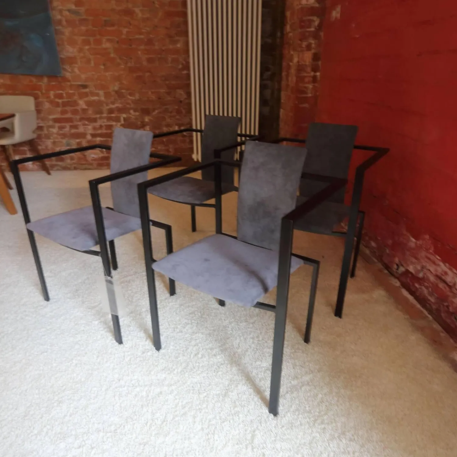 KFF Stuhlsets|4er Set Armlehnstuhl Trik Bezug Alcantara Leder Grau Gestell Metall Schwarz