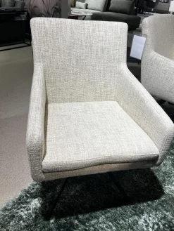 Christine Kröncke Stuhlsets|4er Set Armlehnstuhl Yuma Stoff Sama 072 Papyrus Creme Drehgestell Schwarz Pulverbeschichtet Mit Kunststoffgleitern