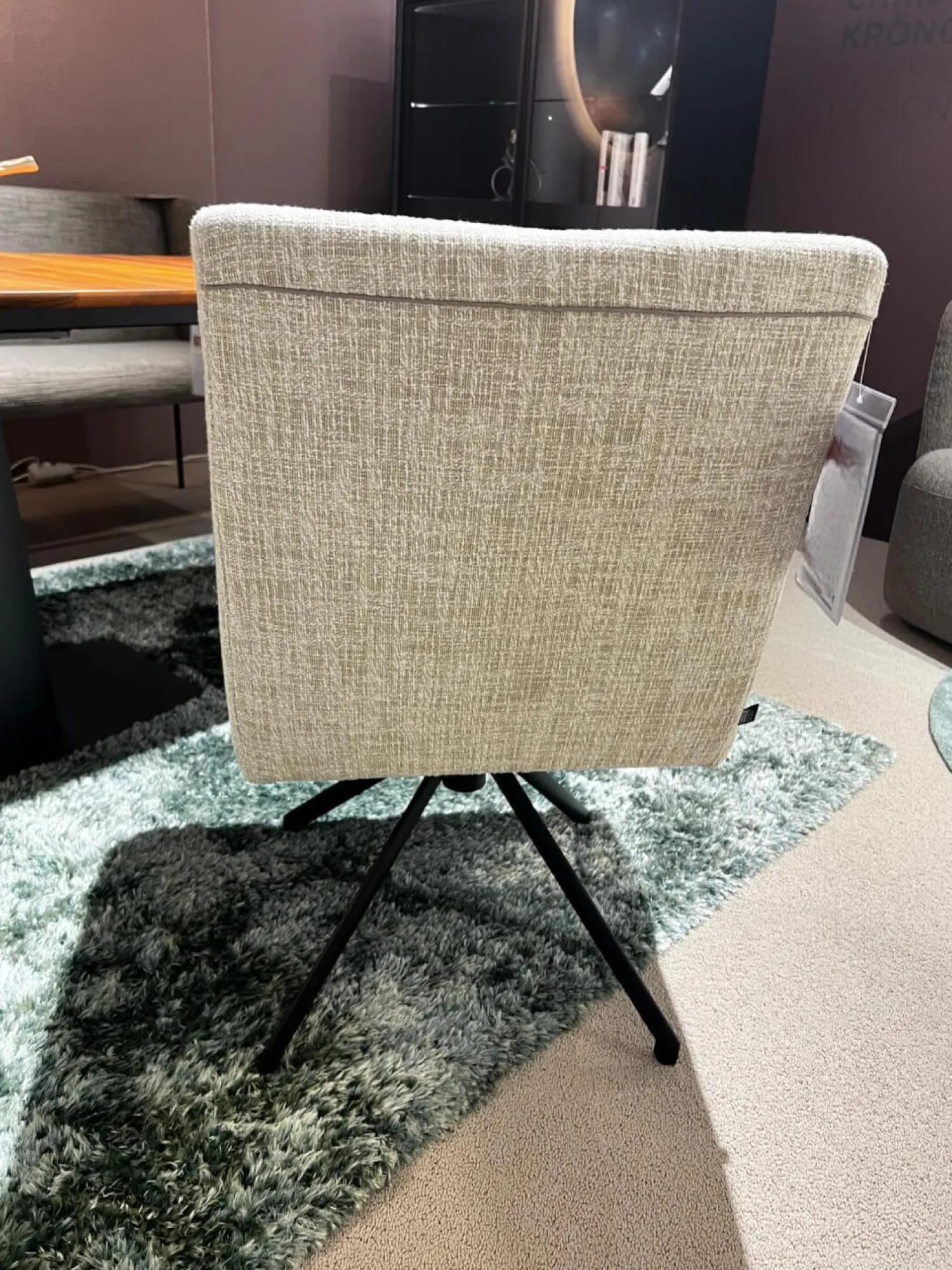 Christine Kröncke Stuhlsets|4er Set Armlehnstuhl Yuma Stoff Sama 072 Papyrus Creme Drehgestell Schwarz Pulverbeschichtet Mit Kunststoffgleitern