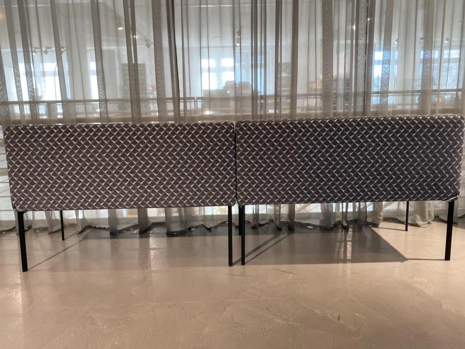 Christine Kröncke Bänke|2er Set Bank Juna Stoff Diamante Grigio Grau Fuß Stahl Schwarz Gepulvert