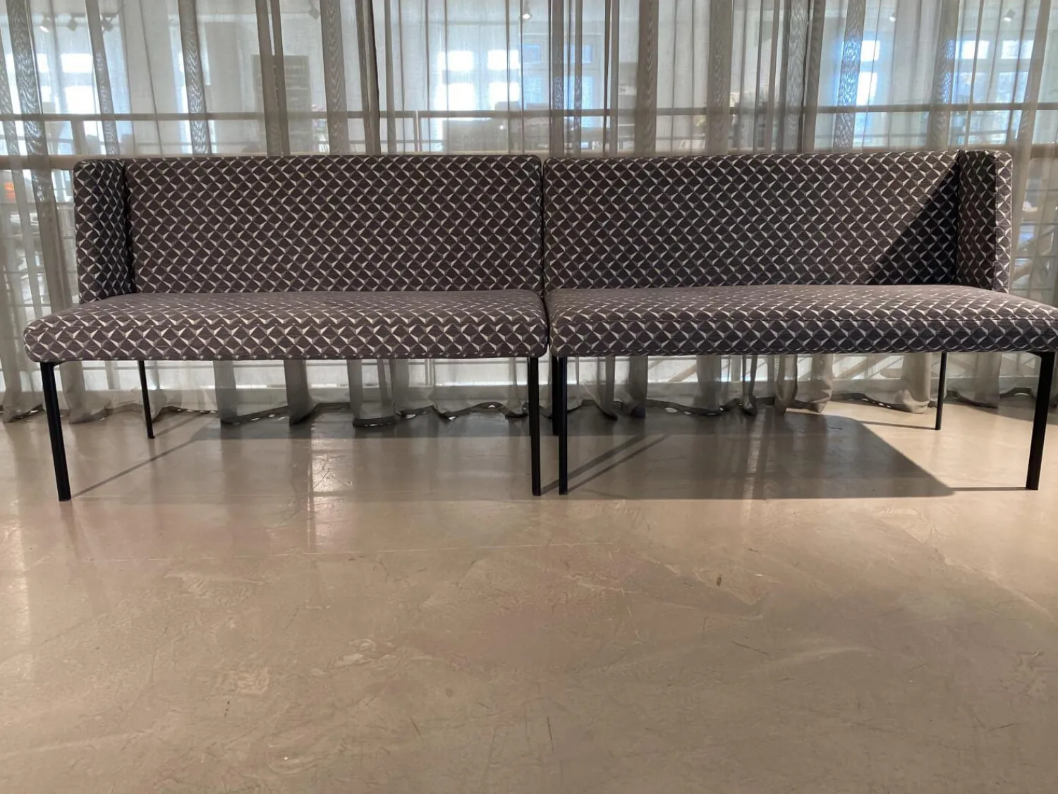 Christine Kröncke Bänke|2er Set Bank Juna Stoff Diamante Grigio Grau Fuß Stahl Schwarz Gepulvert