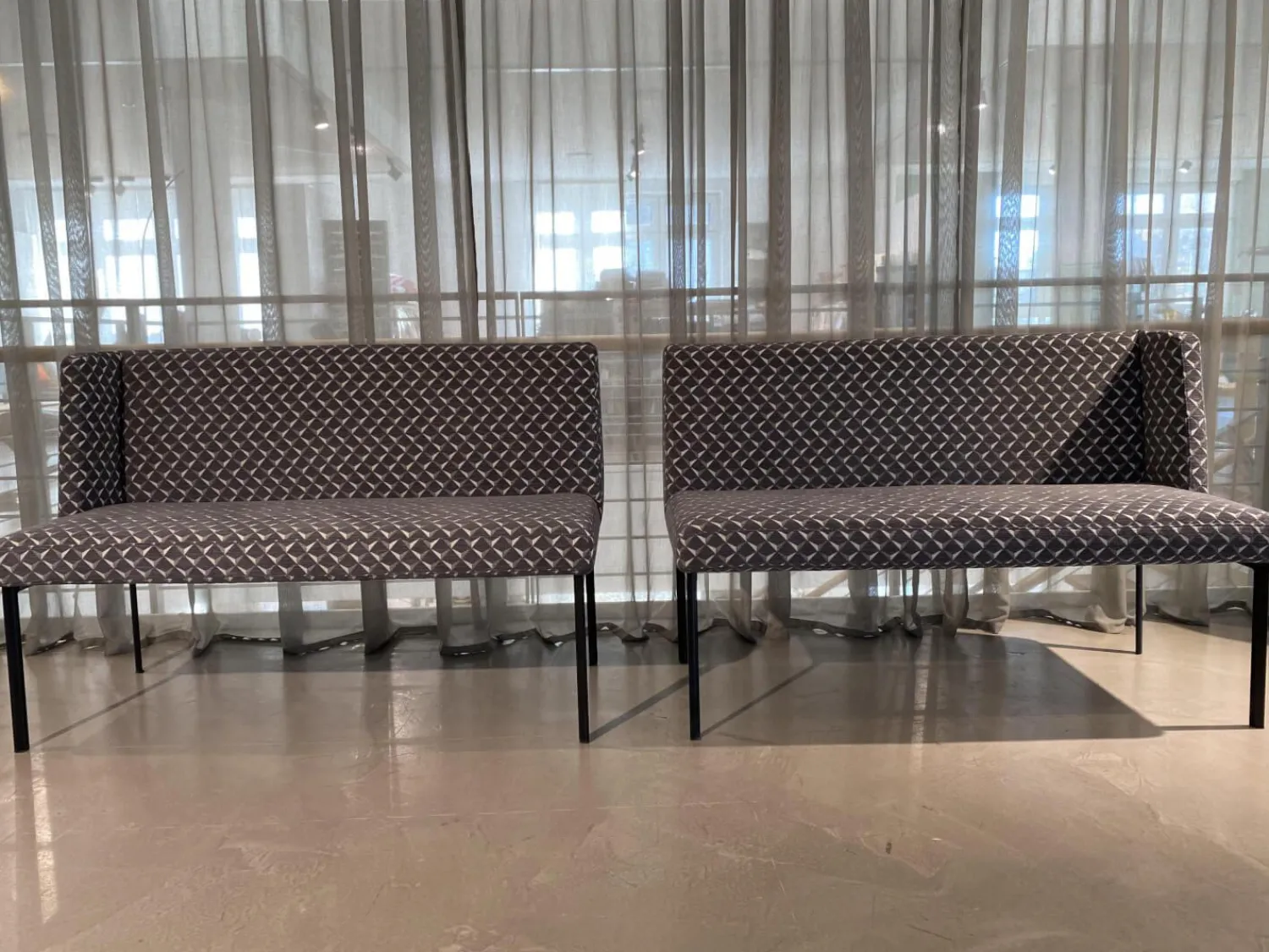 Christine Kröncke Bänke|2er Set Bank Juna Stoff Diamante Grigio Grau Fuß Stahl Schwarz Gepulvert