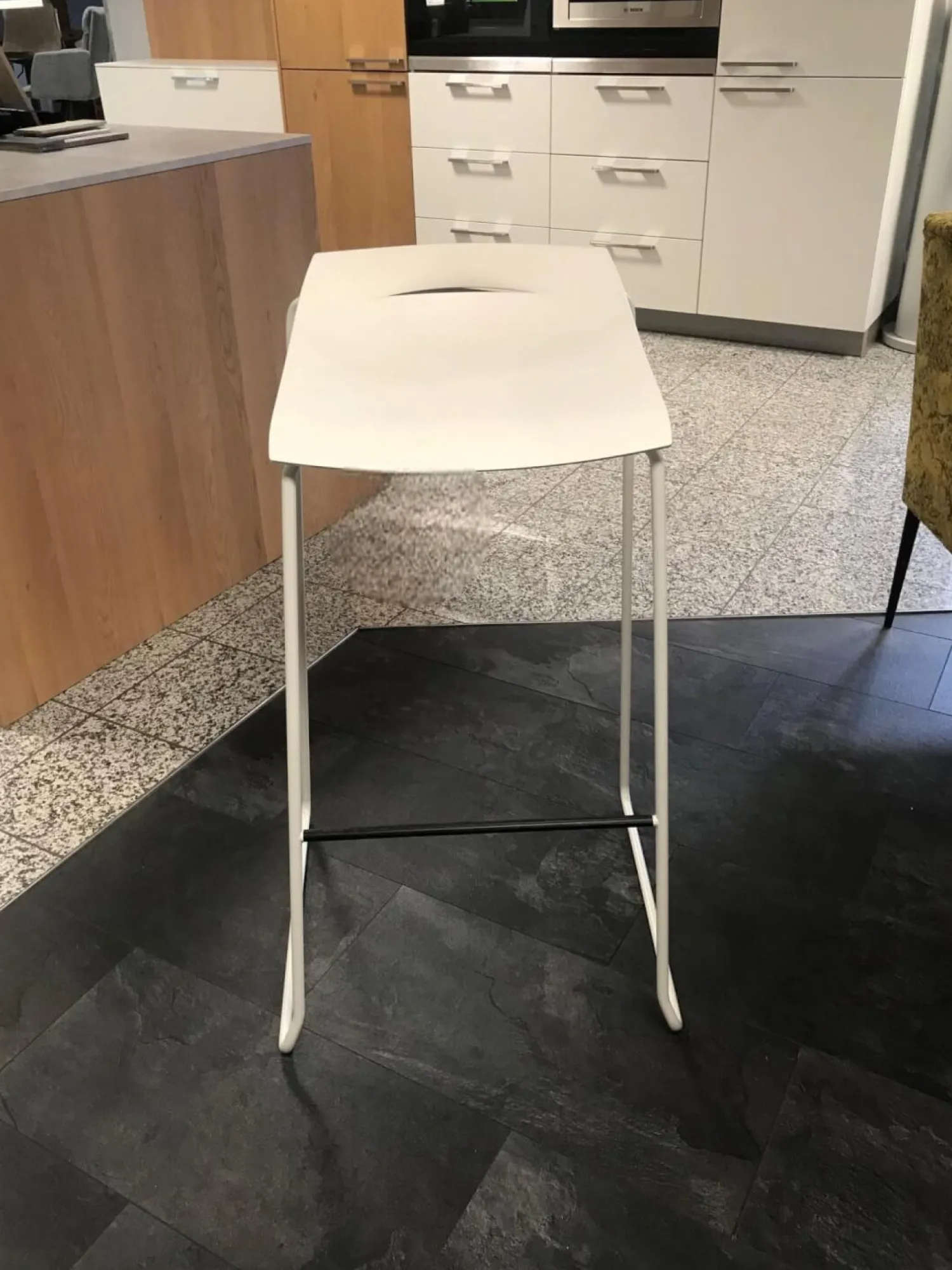 Mayer Barhocker & Barstühle|2er Set Barhocker My Purism 1159 Sitzschale 688 Weiß Mit Griffloch Kufengestell Metall Pulverbeschichtet Weiß