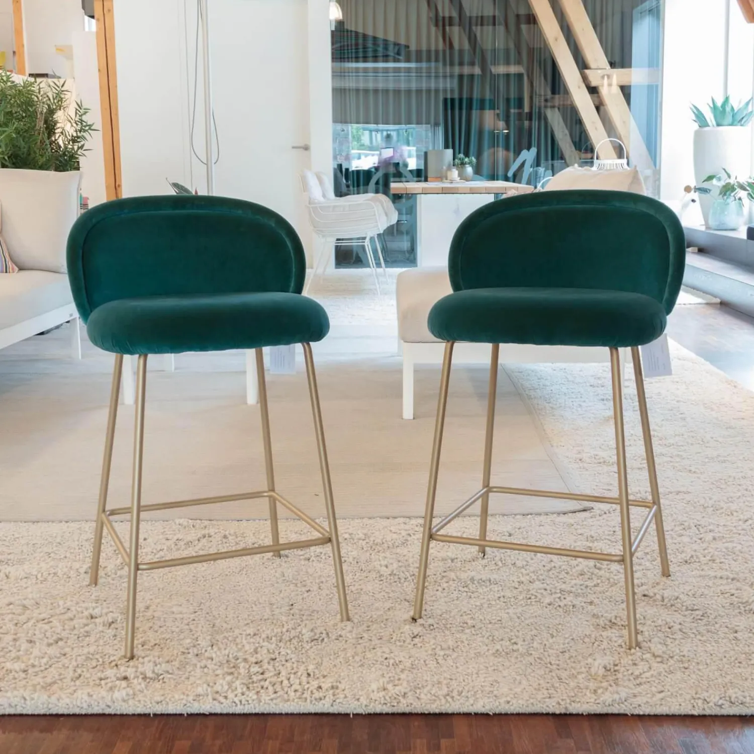 Freifrau Barhocker & Barstühle|2er Set Barhocker Ona Stoff Spritz Pavone Türkis Blau Gestell Messing ME021