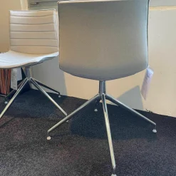 Arper Stuhlsets|2er Set Catifa 46 Stuhl Stoff Field 2 Farbe FI00123 Beige mit Drehbarem Sternfuß