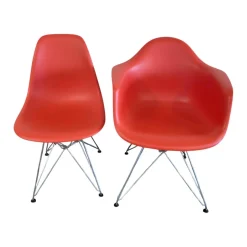 Vitra Stuhlsets|2er Set Eames Plastic Sidechair Und Armchair Sitzschale Kunststoff Oxidrot Rot Gestell Metall Verchromt