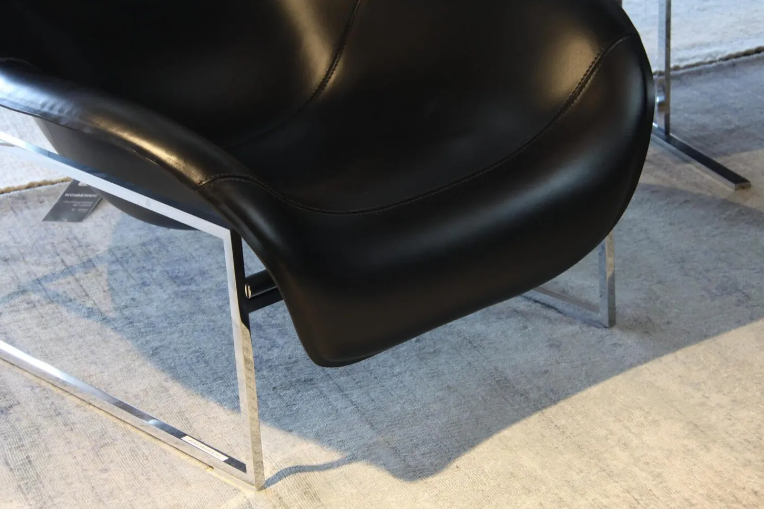 B&B Italia Loungesessel|2-er Set Loungesessel Mart Leder Schwarz Matt und Beistelltisch Simplice