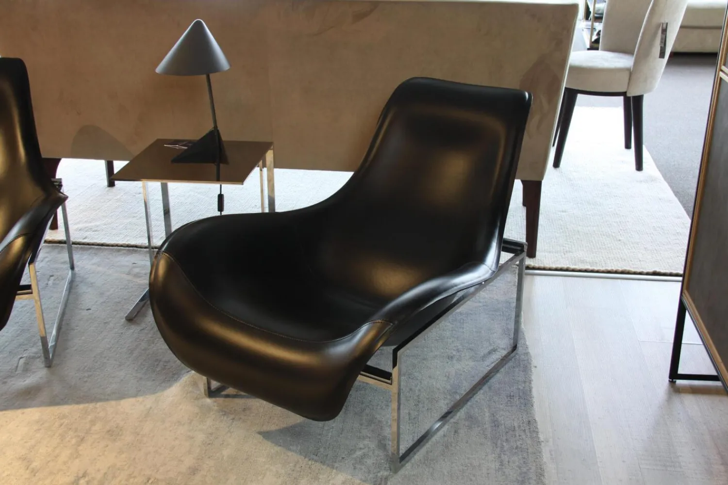 B&B Italia Loungesessel|2-er Set Loungesessel Mart Leder Schwarz Matt und Beistelltisch Simplice