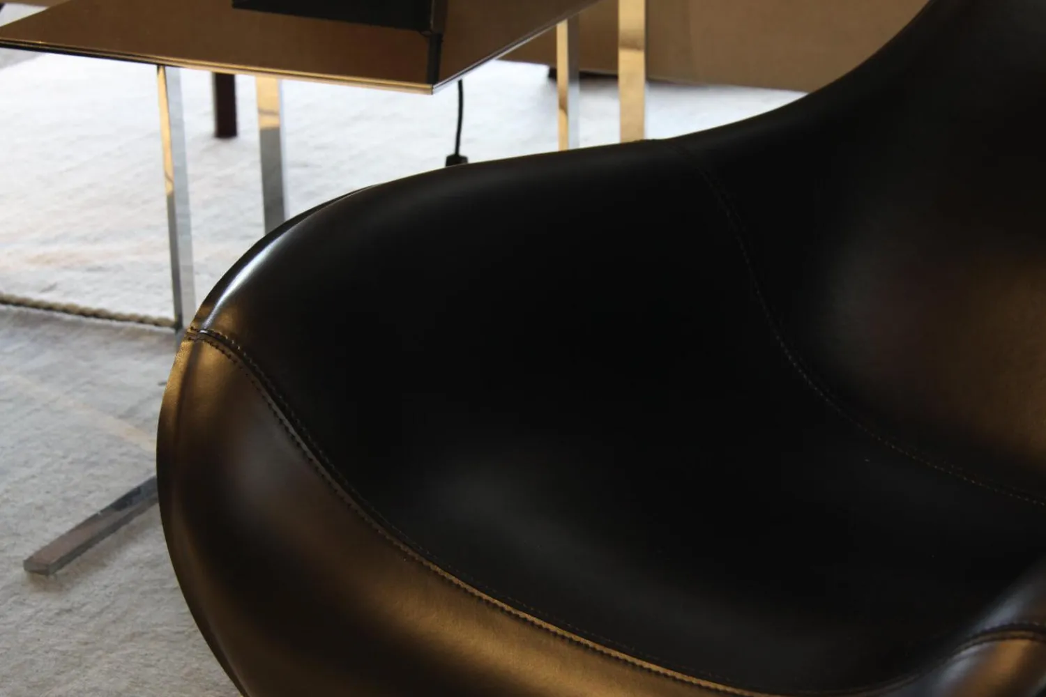 B&B Italia Loungesessel|2-er Set Loungesessel Mart Leder Schwarz Matt und Beistelltisch Simplice