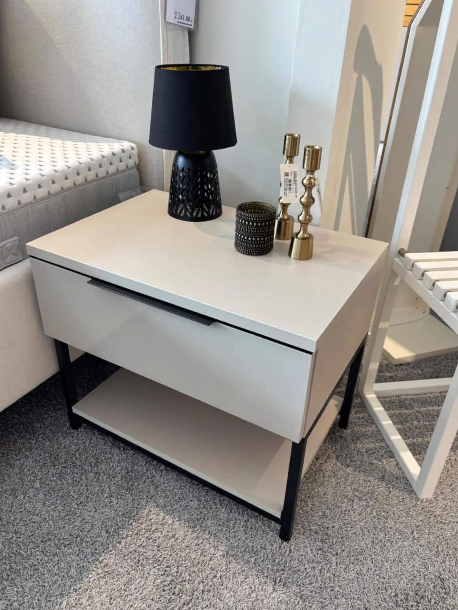 Musterring Nachttische|2er Set Nachtkonsole MR Covelo Sandglas Sand 91 Weiß Korpus Holz Weiß Griffleisten Graphit 41 Schwarz