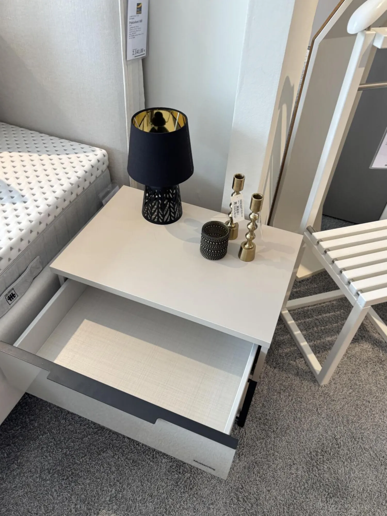 Musterring Nachttische|2er Set Nachtkonsole MR Covelo Sandglas Sand 91 Weiß Korpus Holz Weiß Griffleisten Graphit 41 Schwarz