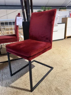 Global Stuhlsets|6er Set Saragossa Stoff Rot Verschiedene Farbtöne Gestell 2x Freischwinger Metall Schwarz Pulverbeschichtet 2x 4 Fuß Metall Schwarz Pulverbeschichtet Und 2x Kufen Metall Schwarz Pulverbschichtetet