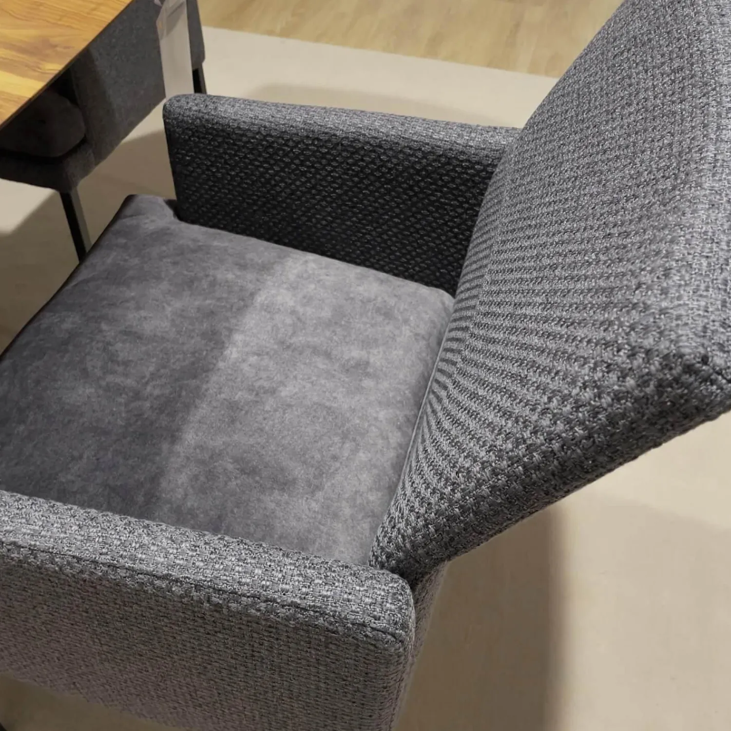 Wöstmann Stuhlsets|6er Set Sina 3 Bezug Stoff Forza Dark Grey 12305 Grau Metallgestell Schwarz Strukturgepulvert