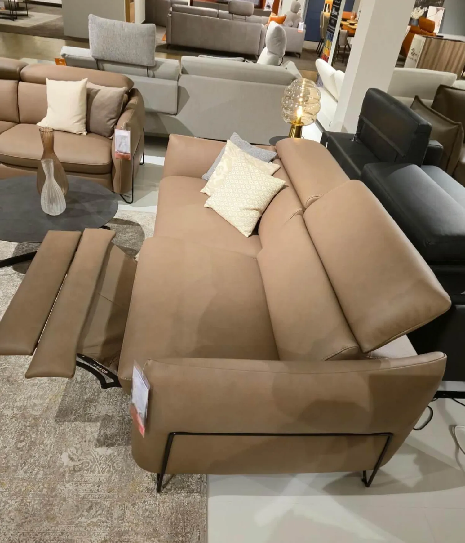 Calia Italia Polstergruppen|2er Set Sofa Confetto Leder Nature Terra 74 Braun Metallfuß Schwarz Matt Mit Relaxfunktion Und Kissen