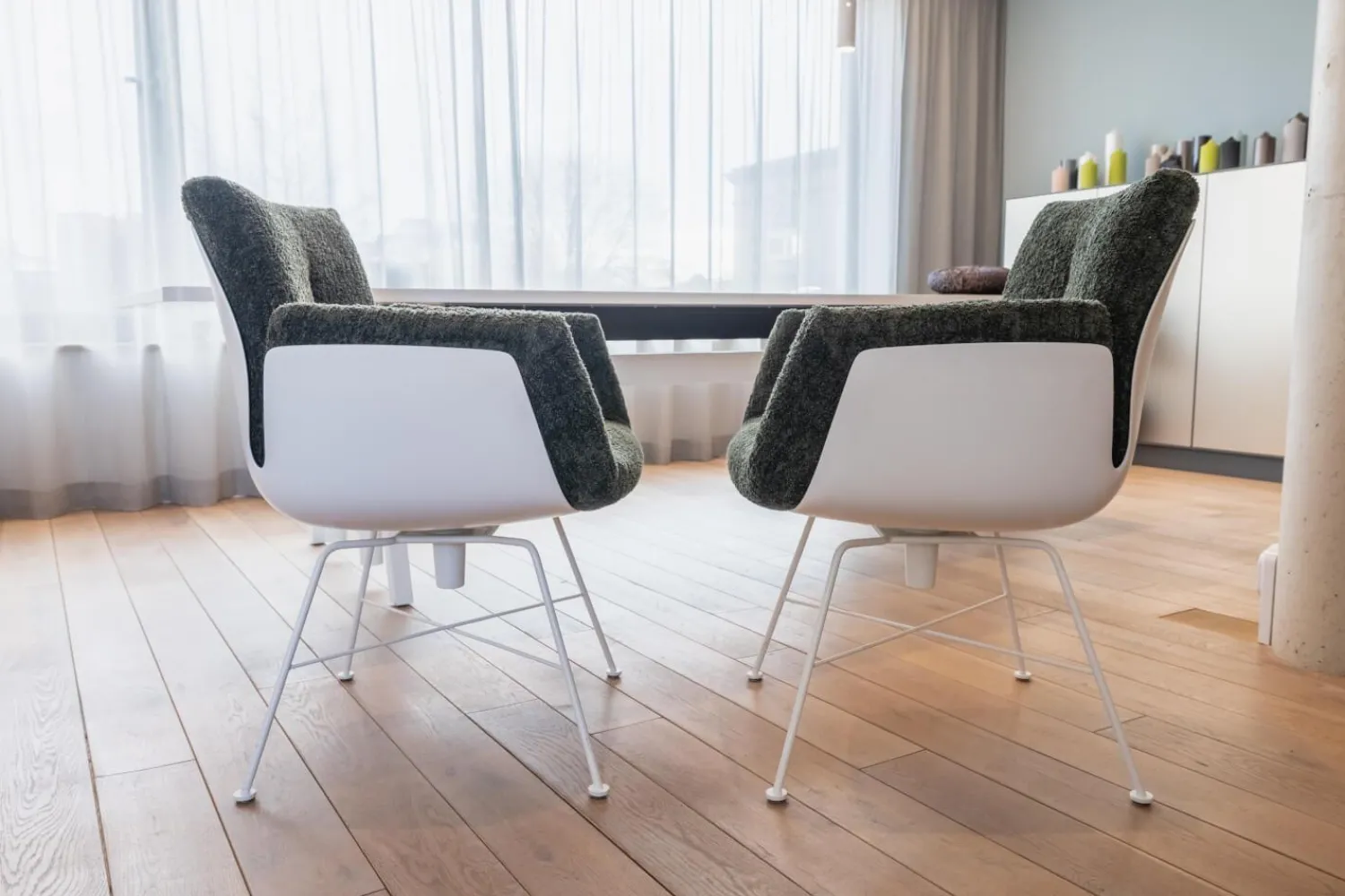 COR Stuhlsets|2er Set Stuhl Alvo Stoff 9042 Tannengrün Grün Gestell Schneeweiß Pulverbeschichtet