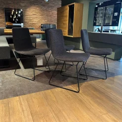 Freifrau Stuhlsets|4er Set Stuhl Amelie Stoff Sahco Safire 0002 Grau Schwarz Drahtgestell Tiefschwarz