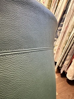 Bielefelder Werkstätten Stuhlsets|2er Set Stuhl Cara Leder Normandie Grün Holzgestell Massiv Nussbaum Geölt