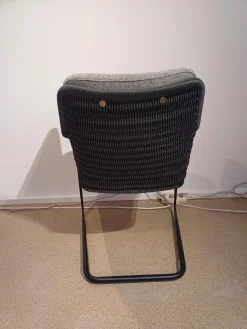 Tecta Stuhlsets|4er Set Stuhl D43 Armlehner Stoff Hallingdal Fb 130 Anthrazit Geflecht Anthrazit Gestell Schwarz Pulverbeschichtet