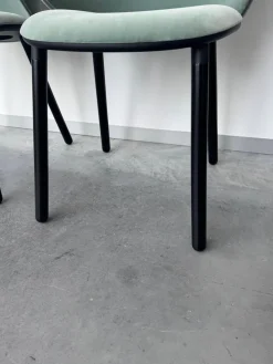 Kristalia Stuhlsets|4er Set Stuhl Dua Stoff Erimiti Regal E036 Grün Grau Gestell Holz Schwarz Lackiert