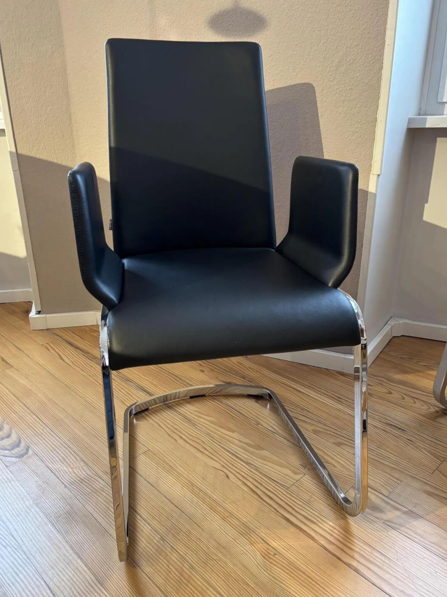 Team 7 Stuhlsets|6er Set Stuhl F1 Leder 70240 Schwarz Gestell Stahl Verchromt Glänzend