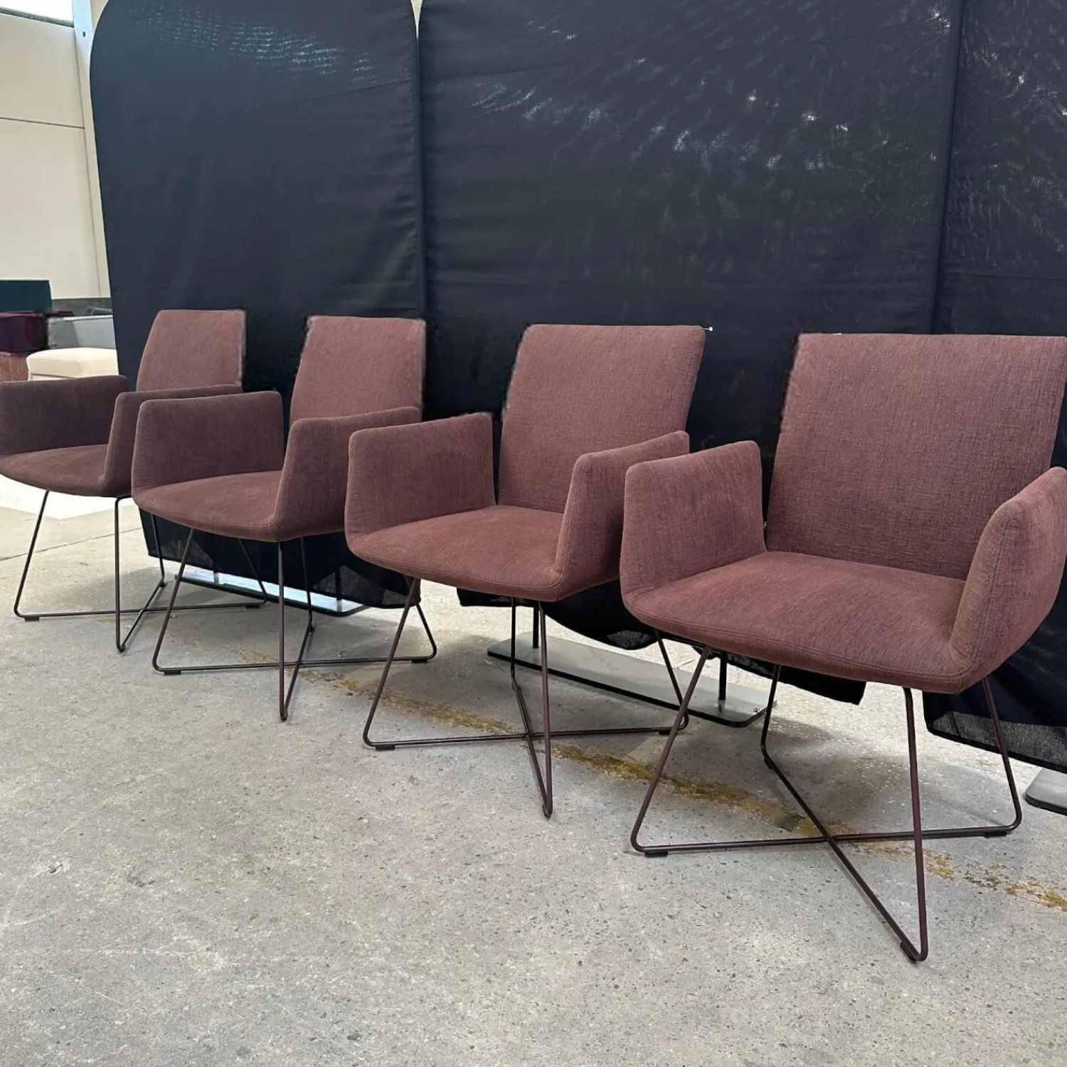 COR Stuhlsets|4er Set Stuhl Jalis 541 Stoff 10125 Bordeaux Rot Drahtgestell Lack RAL 010 20 10 Wengenschwarz Mit Filzgleiter