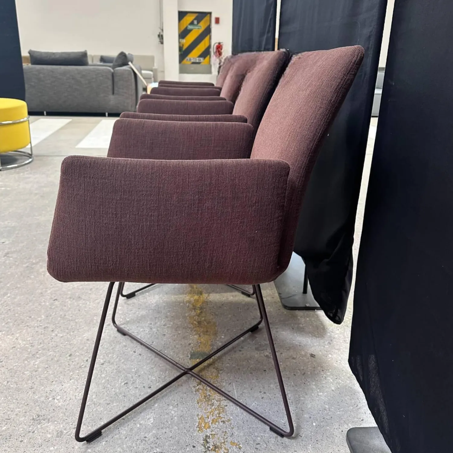 COR Stuhlsets|4er Set Stuhl Jalis 541 Stoff 10125 Bordeaux Rot Drahtgestell Lack RAL 010 20 10 Wengenschwarz Mit Filzgleiter