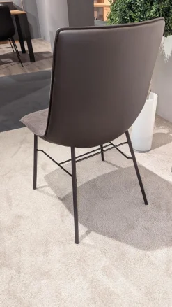 Wimmer Stuhlsets|6er Set Stuhl LS20 455100 Linja Innen Stoff ROM8006 Romeo Brownie Grau Braun Außen Leder LIN 682 Linea Coffee Schwarz Gestell Metall RAL 8019 Grau Braun Pulverbeschichtet