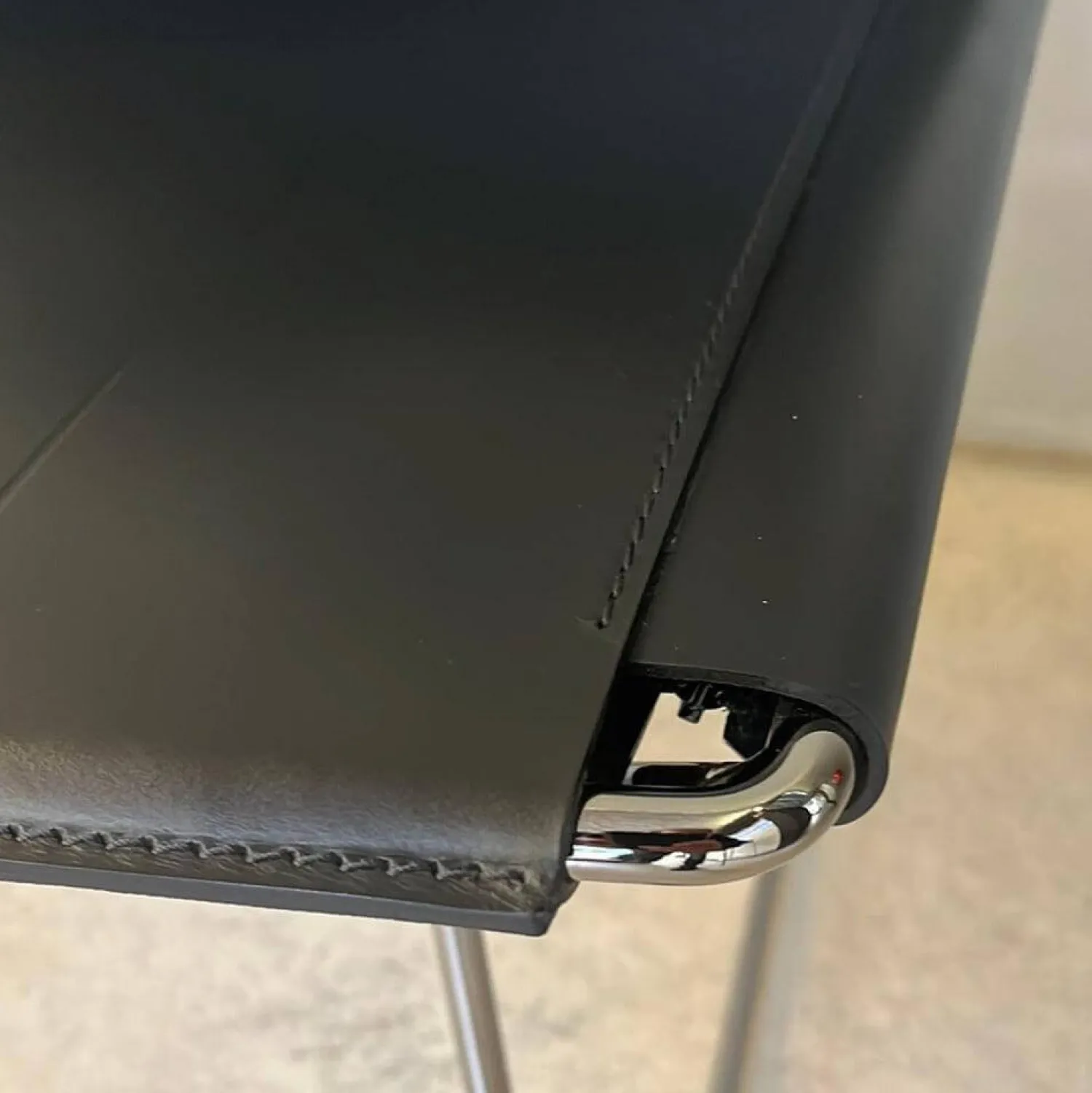 MDF Italia Stuhlsets|4er Set Stuhl Neil Leather And Stool Sattelleder Schwarz Gestell Chrom Schwarz