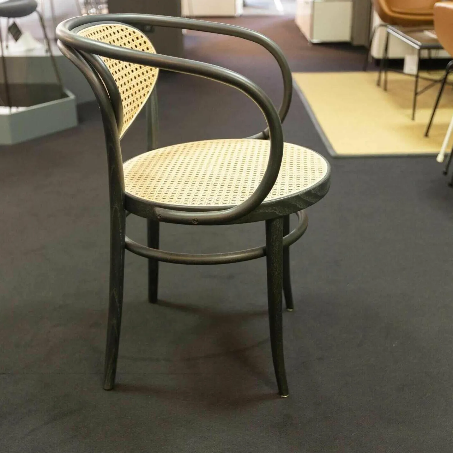 Thonet Stuhlsets|3-er Set Stuhl 210R Pure Rohrgeflecht Mit Verstärkungsgewebe Untergestell Esche Schwarz Lackiert