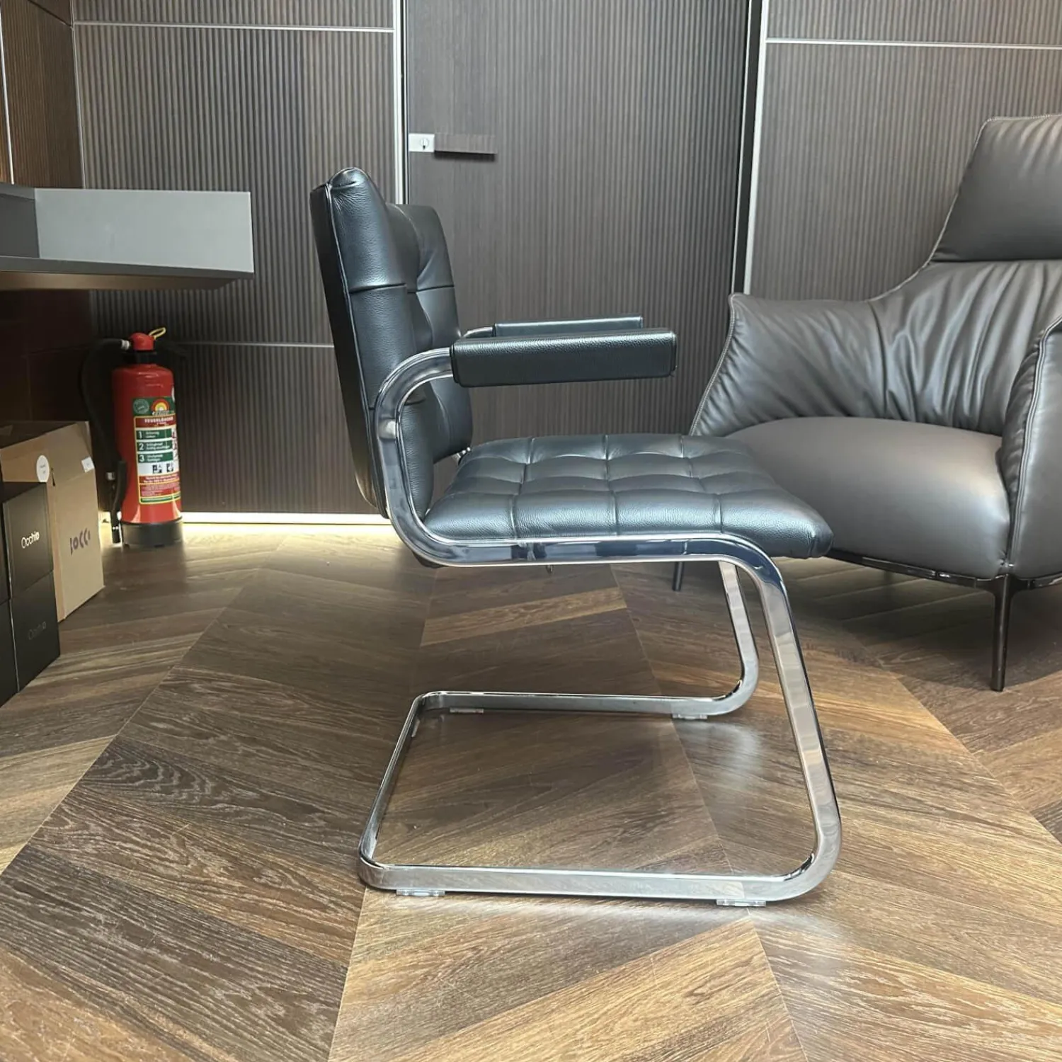 De Sede Stuhlsets|2er Set Stuhl RH 0305 02 Leder 24 Select 11 Black Gestell Stahl Flachrohr Hochglanz Verchromt