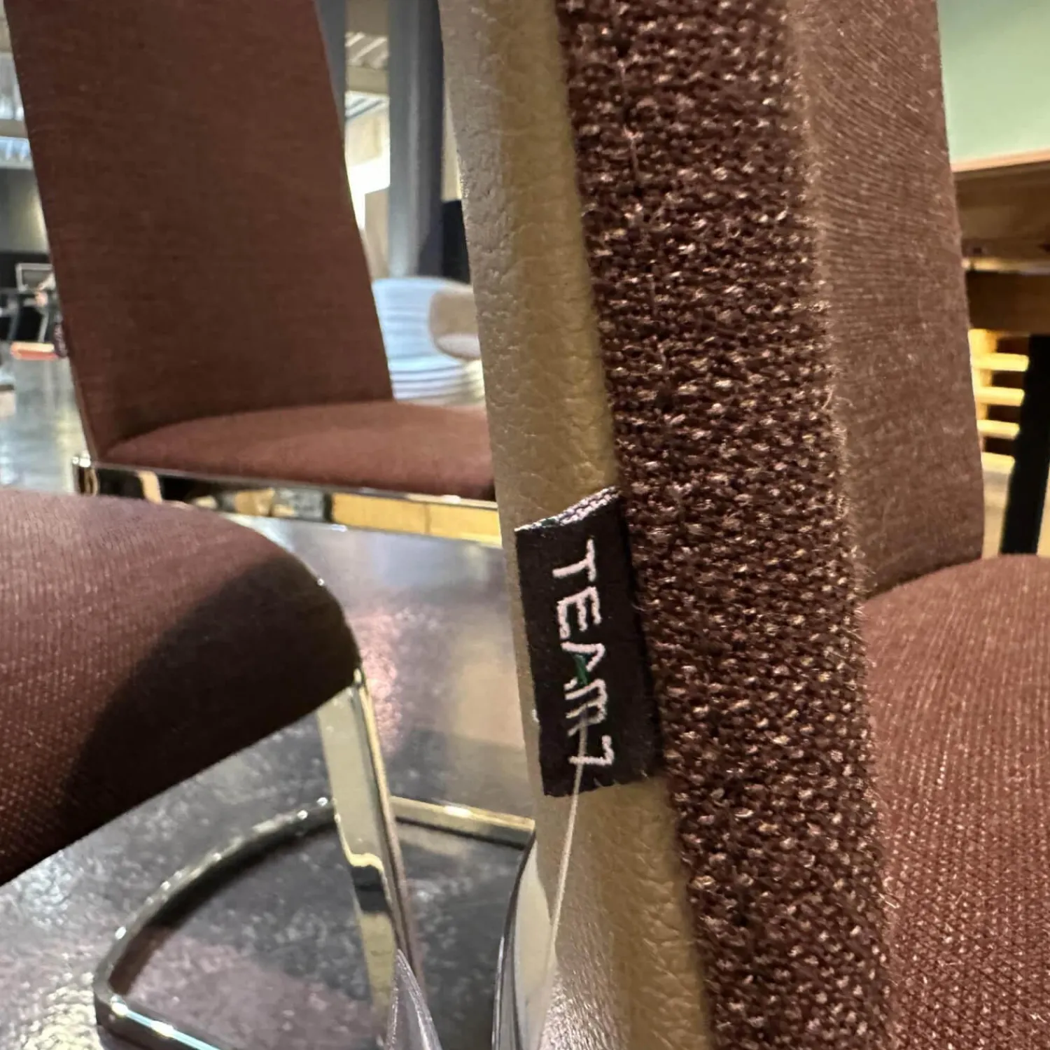 Team 7 Stuhlsets|3-er Set Stuhl S1 Leder-Stoff-Kombination Außen Leder Schlamm Innen Stoff Gestell Stahl Verchromt Glänzend