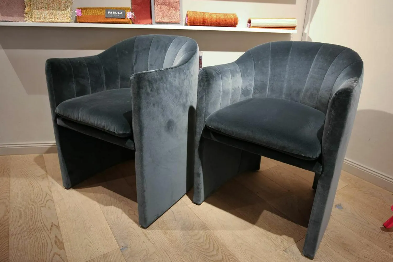 &tradition Stuhlsets|2er Set Stuhlsessel Loafer Stoff Velvet 10 Twilight Grau Gestell Schwarz