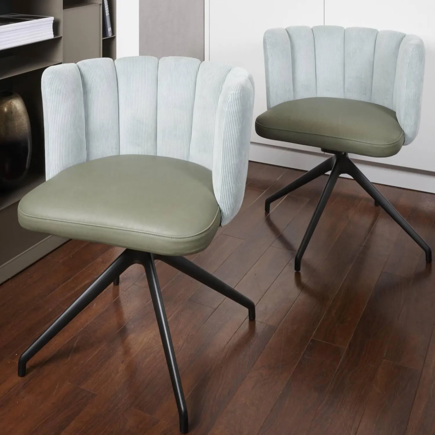 KFF Stuhlsets|2-er Stuhlgruppe Gaia Rücken Stoff Lisboa 18 Sitz Leder Silk Dark Olive 182 4-Fuß Sterngestell Schwarz