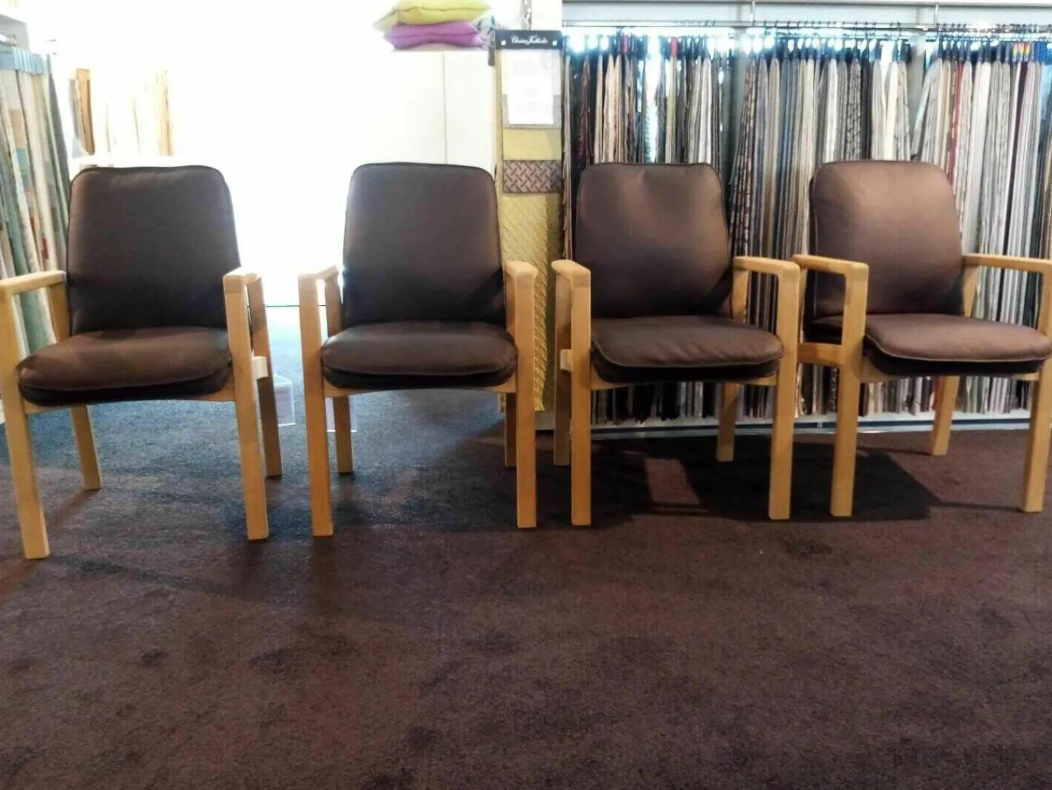 Dyrlund Stuhlsets|4er-Set Armlehnstühle Leder 508 Dark Brown Gestell Lackiert