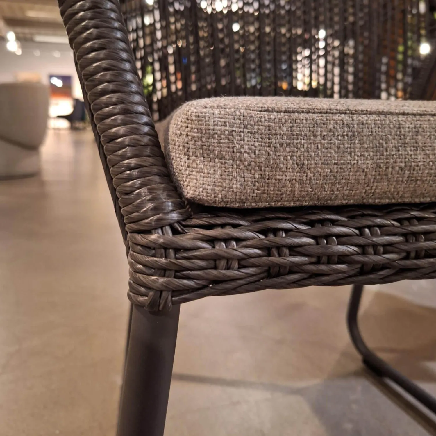 Sit Mobilia Gartenstühle|4er-Set Armlehnstuhl Allanis Bezug Stoff Copacabana White Grey 165 Grau Kufengestell Aluminium Anthrazit