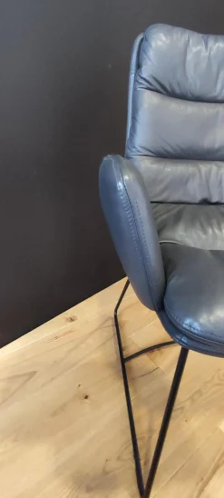 KFF Stuhlsets|2er-Set Armlehnstuhl Arva 1512 A2 Leder Sauvage 4 8102 Anthrazit Rundrohrgestell M02 Struktur Schwarz