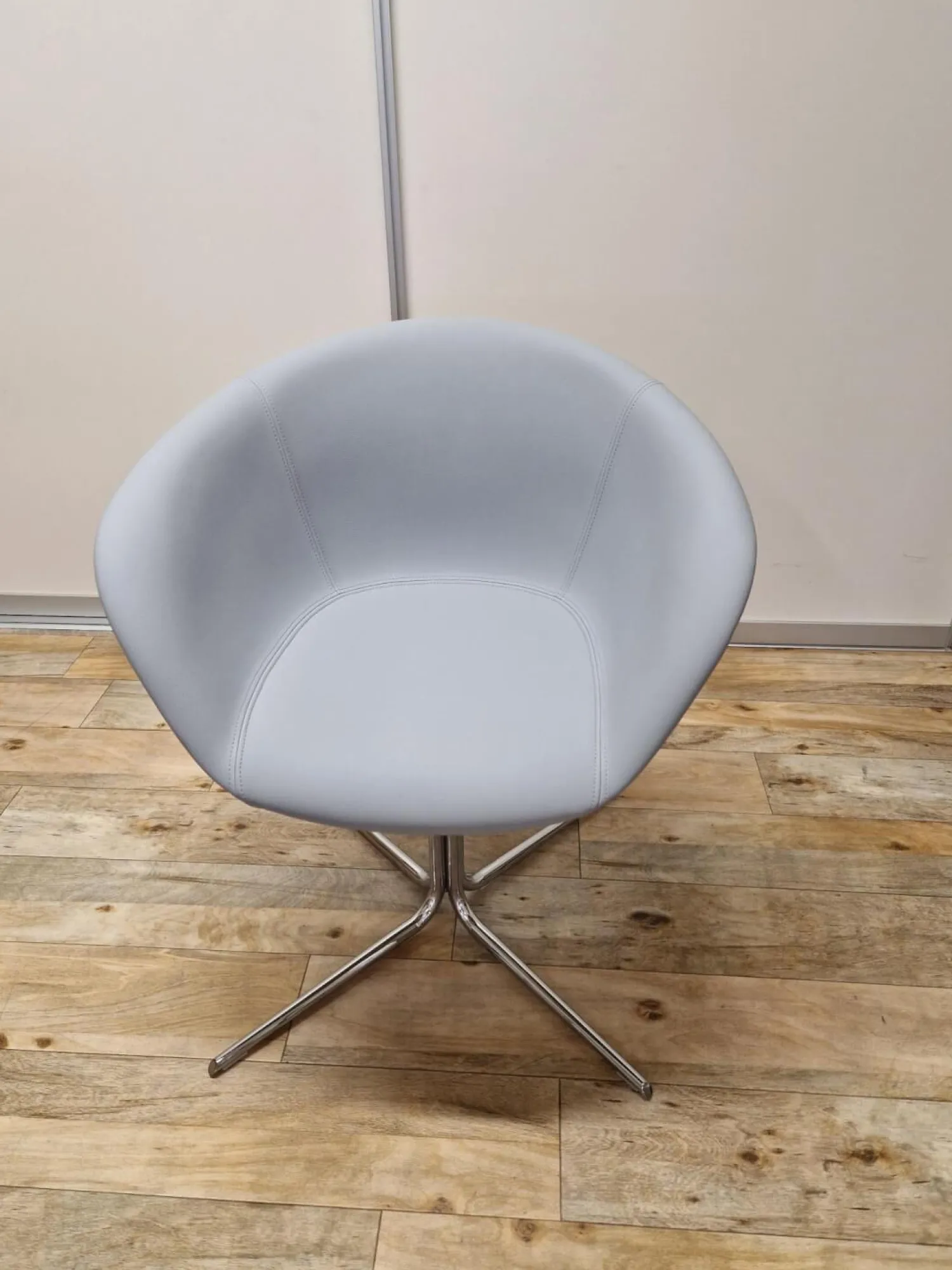 Arper Stuhlsets|6er-Set Armlehnstuhl Duna 02 Kunstleder Valencia Spradling VL04.045 Grau Spinnenfuß Cro Stahl Verchromt Drehbar