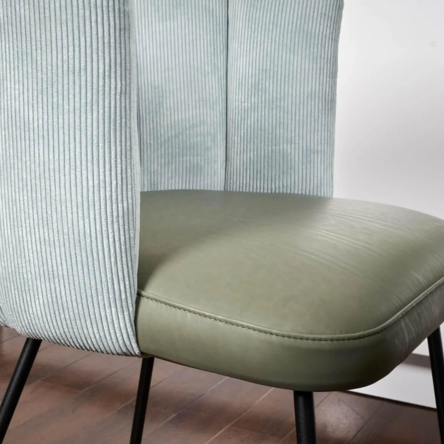 KFF Stuhlsets|2er-Set Armlehnstuhl Gaia Rundrohrgestell Bezug Rücken Stoff Lisboa Farbe 18 Sitz Leder Silk Dark Olive