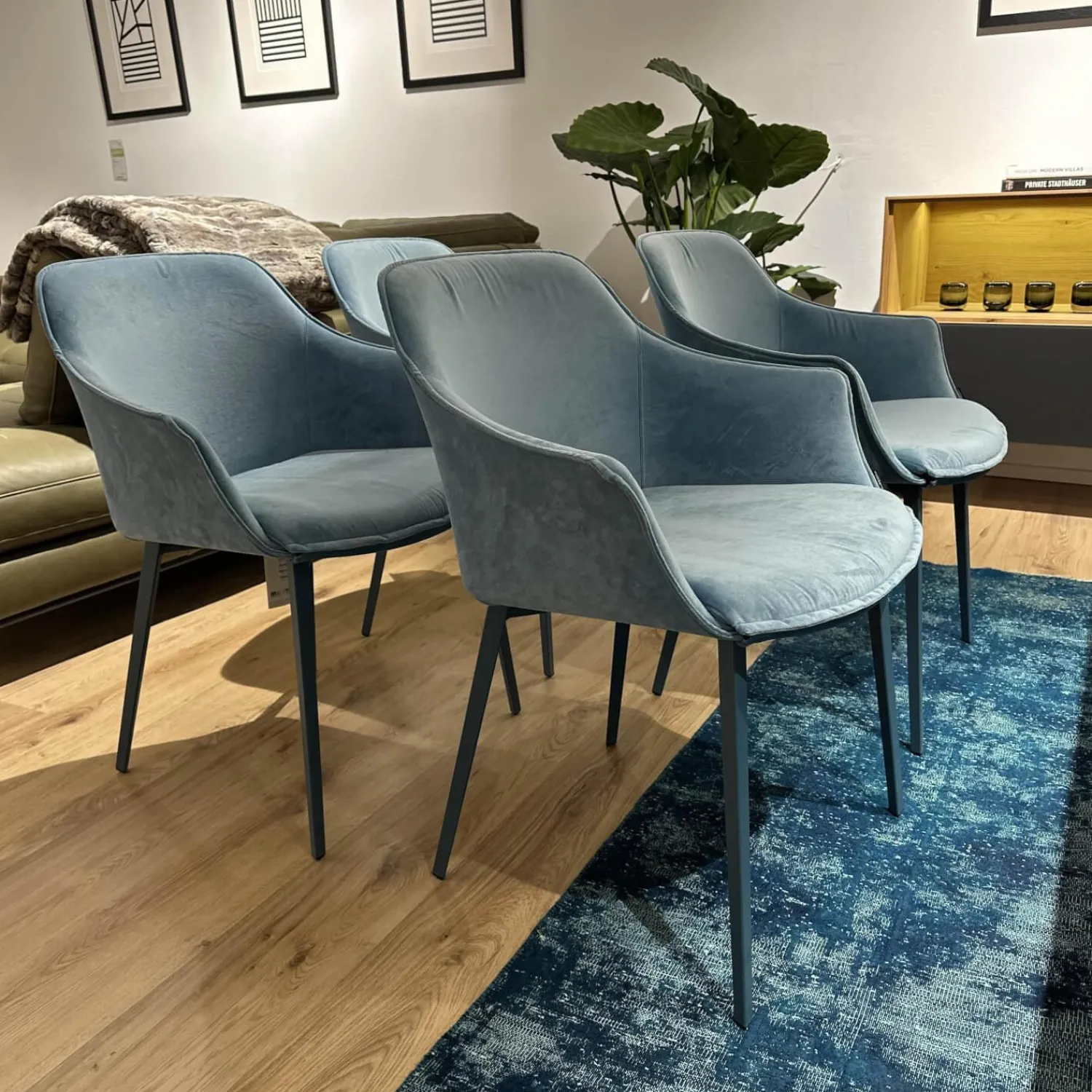 Mobliberica Stuhlsets|4er-Set Armlehnstuhl Kedua 4061 Bezug Stoff Bel-321 A Blau Metallfuß Dreieckig Petrol Dunkelblau