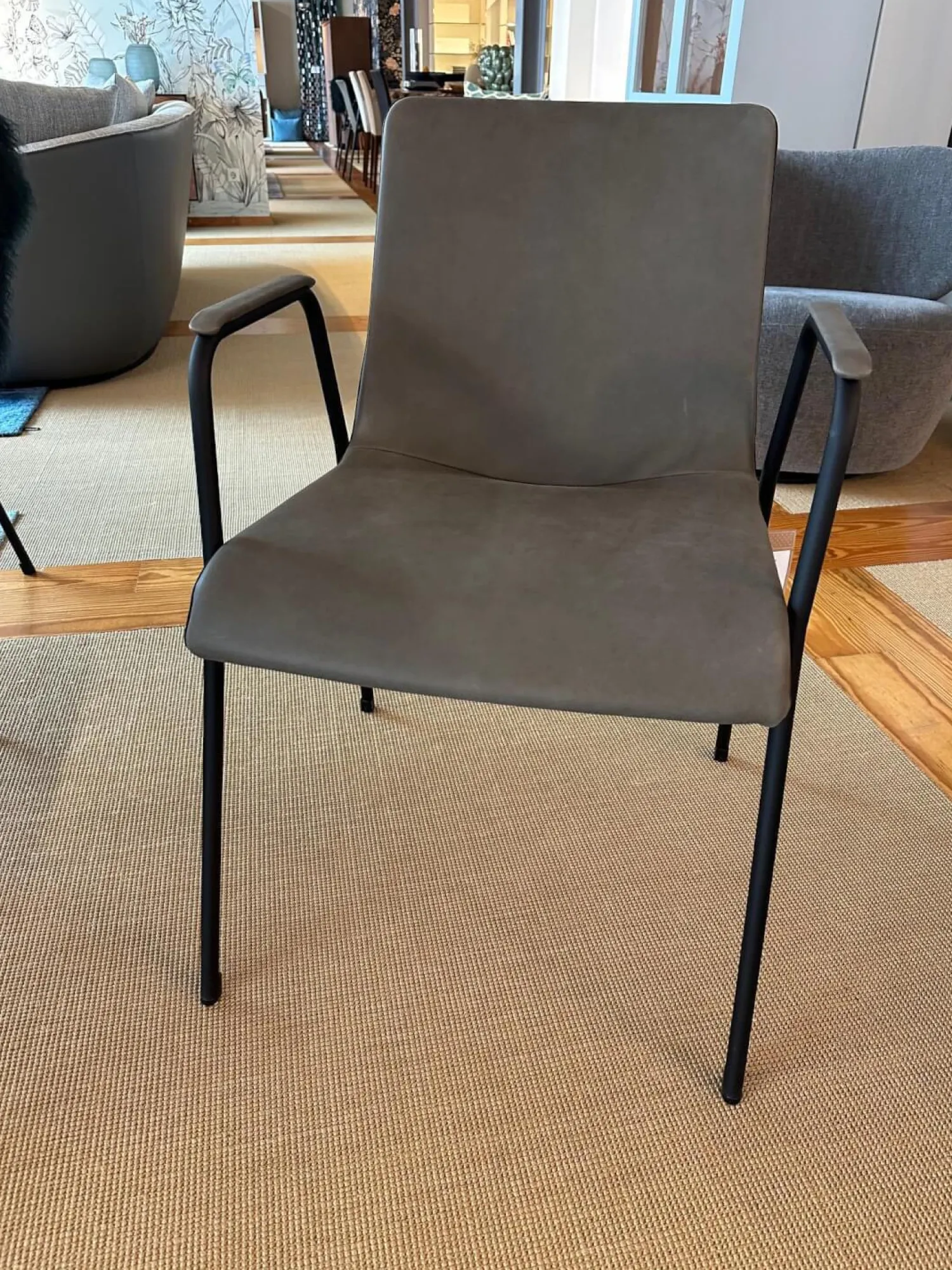 Walter Knoll Stuhlsets|6er-Set Armlehnstuhl Liz M 1330 Bezug Leder Vintage Fango Grau Gestell Schwarz Stapelbar