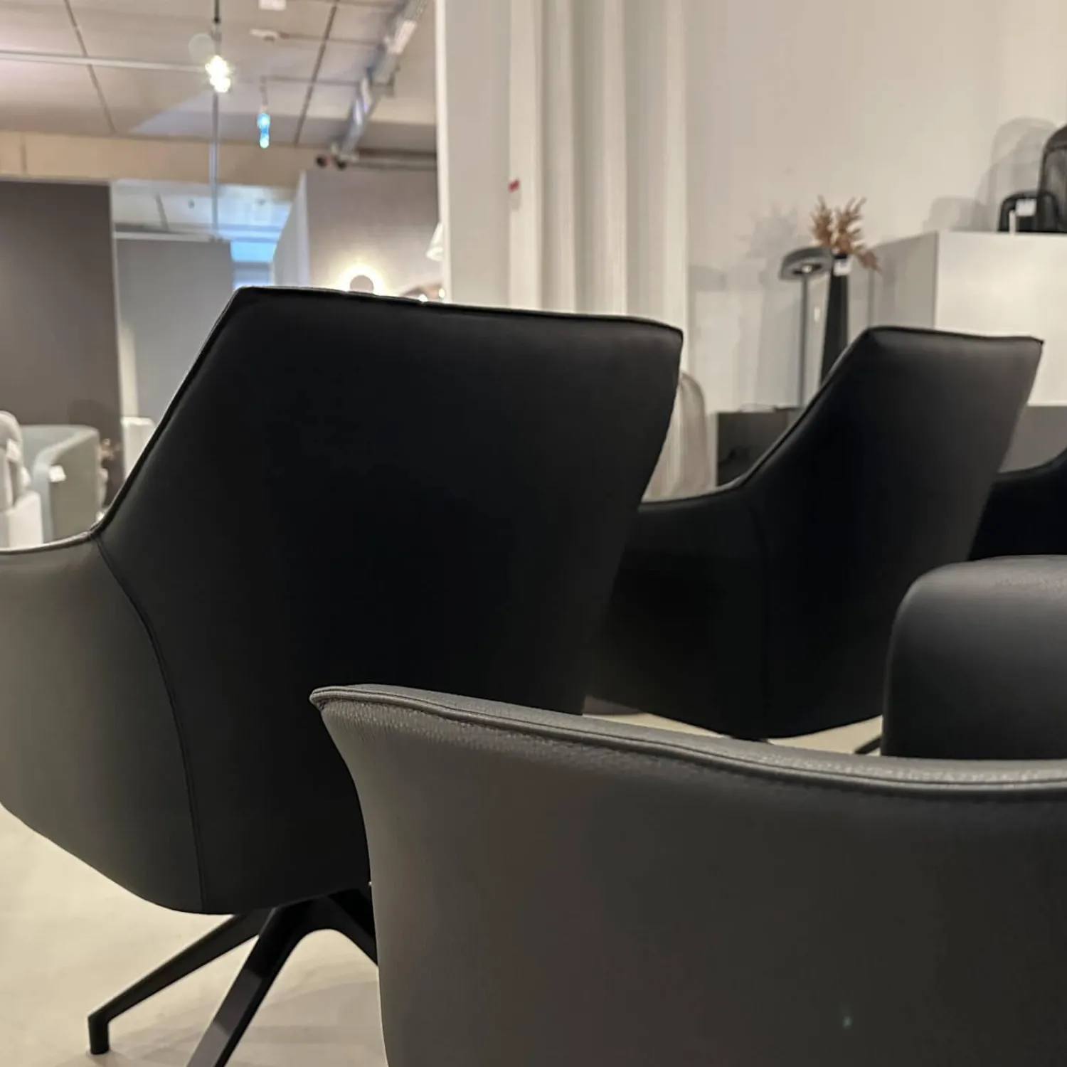 Leolux Stuhlsets|6er-Set Armlehnstuhl Mara Cruz Leder Senso 1000 Schwarz Gestell Metall Epoxy Granite Anthrazit Matt