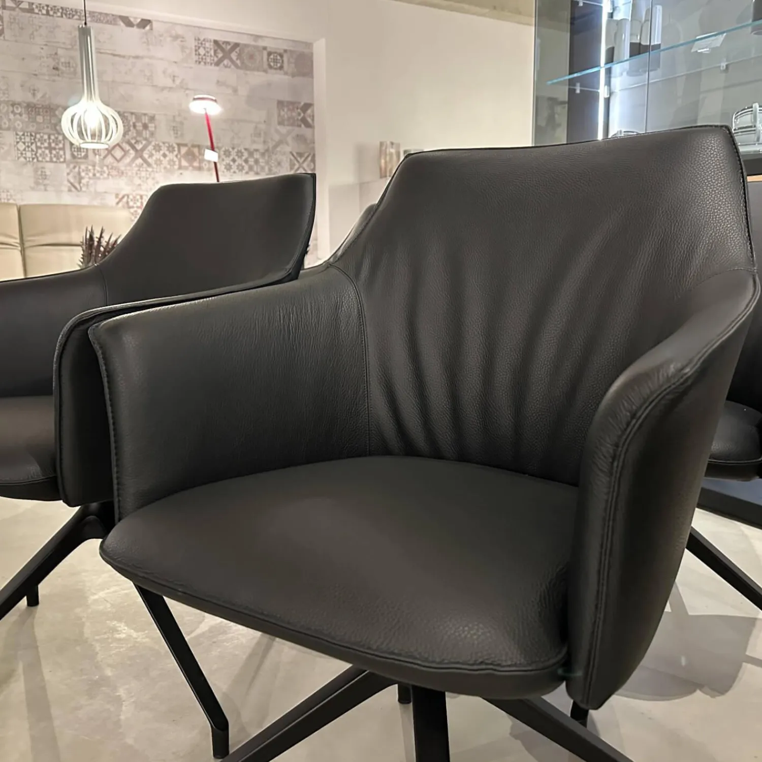 Leolux Stuhlsets|6er-Set Armlehnstuhl Mara Cruz Leder Senso 1000 Schwarz Gestell Metall Epoxy Granite Anthrazit Matt