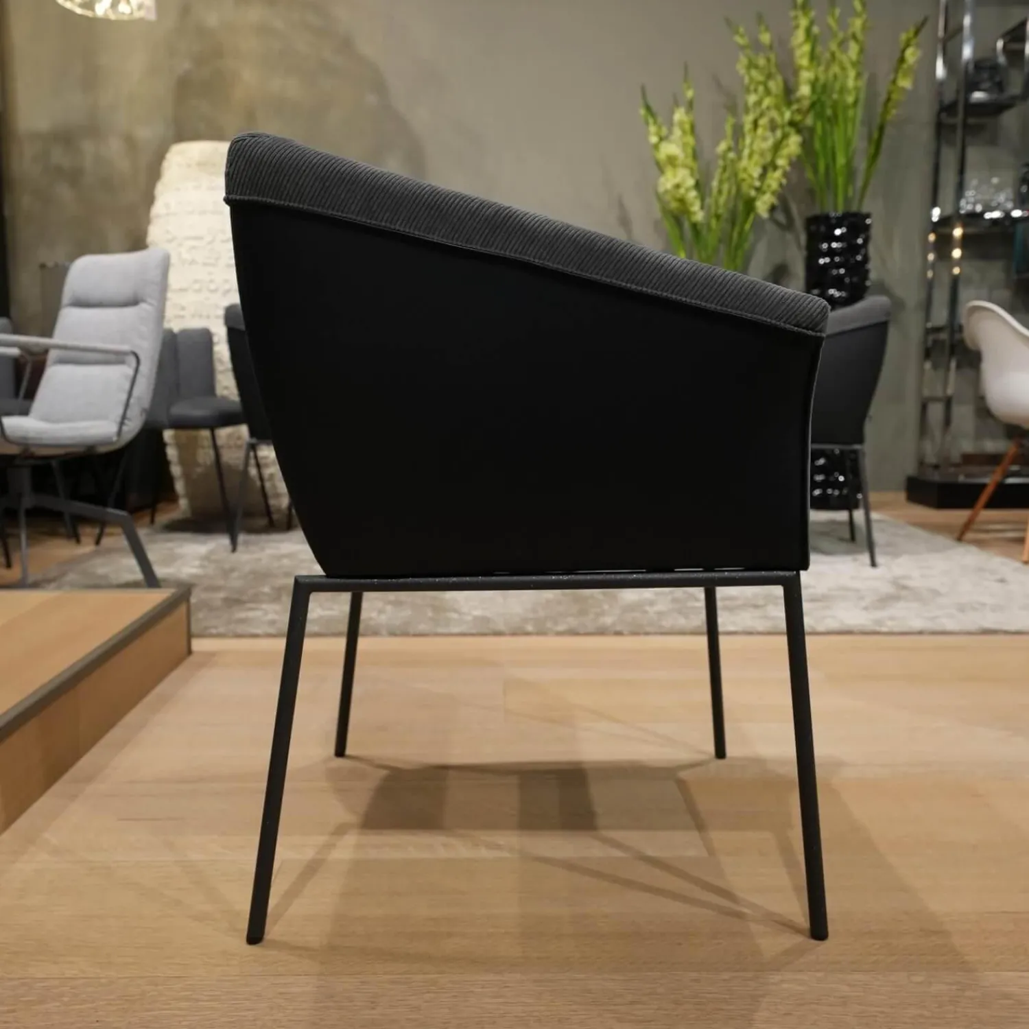 KFF Stuhlsets|4er-Set Armlehnstuhl Milo Bezug Innen Stoff Lisboa 1 Grau Außen Leder Glove Schwarz Gestell Struktur Anthrazit