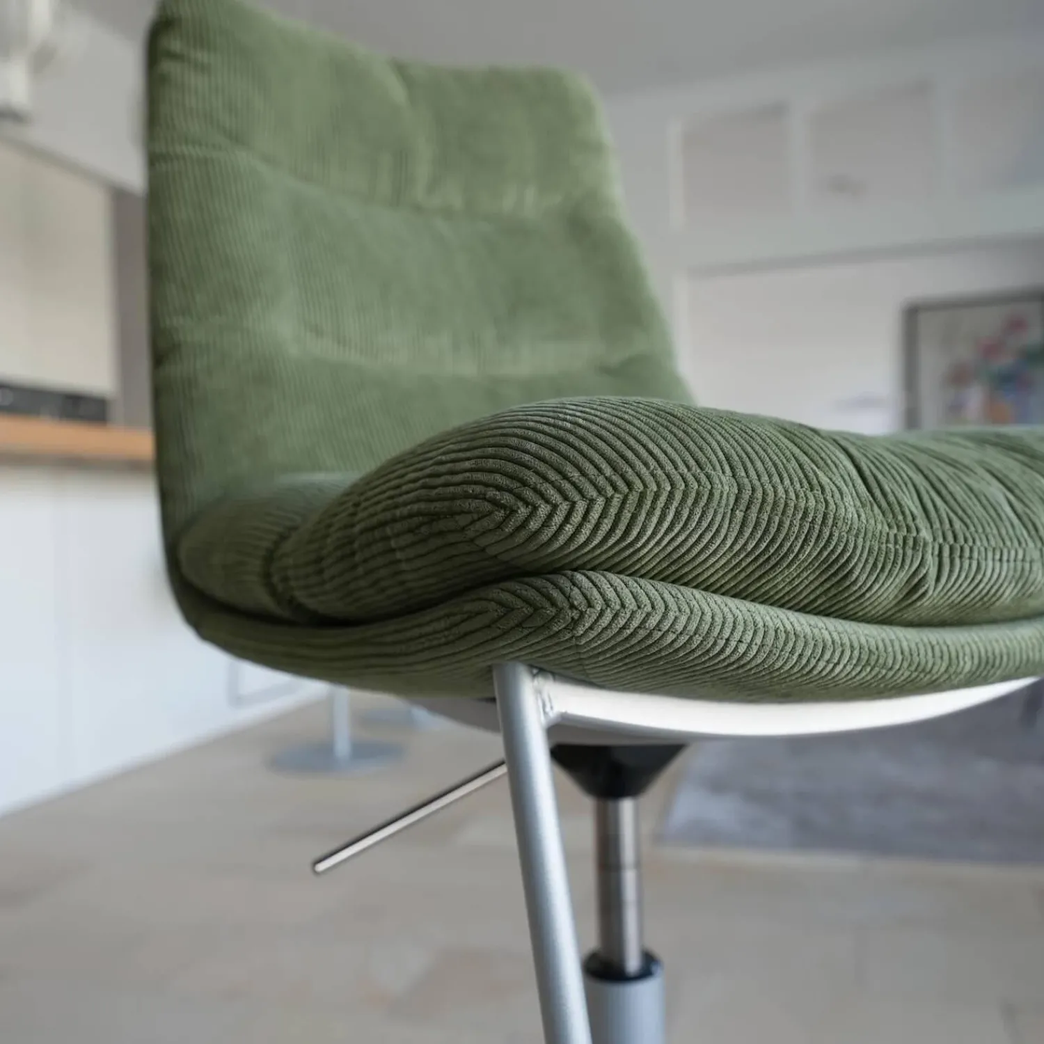 KFF Barhocker & Barstühle|3er-Set Barhocker Arva Stoff Lisboa 24 Grün Säulengestell Runde Bodenplatte Struktur Schwarz M02 Silber Drehbar Mit Höhenverstellung