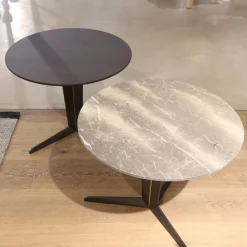 Molteni & C Beistelltische|2er-Set Beistelltisch Attico Runde Platte Holz Eukalyptus Gestell Zinnfarbig Und Mattiertes Messing